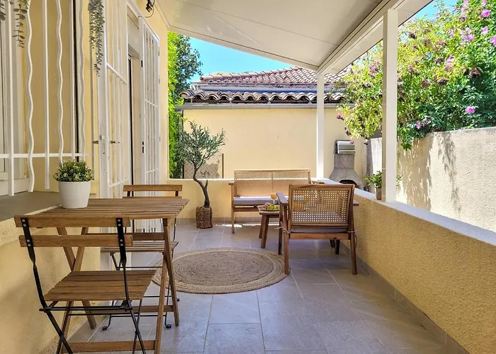 Studio Double Climatise Avec Terrasse - Proche Tram & Centre